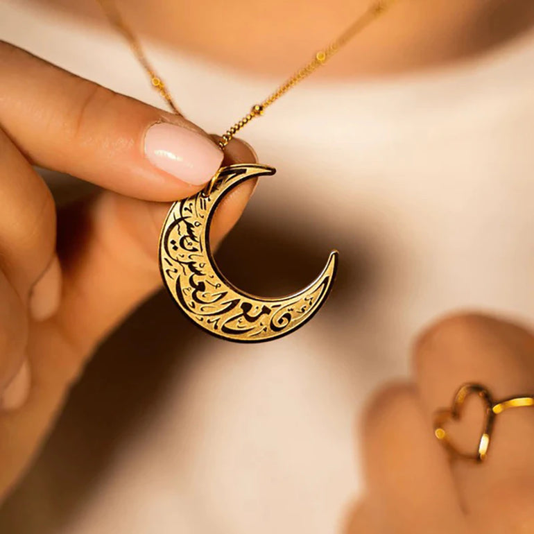Half moon 2025 shaped necklace